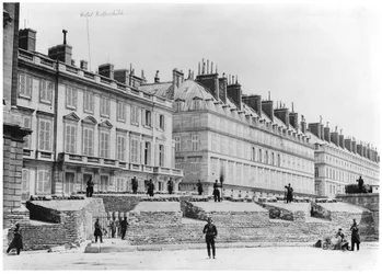 Barricada durante la Comuna de París en la Rue de Rivoli, 1871